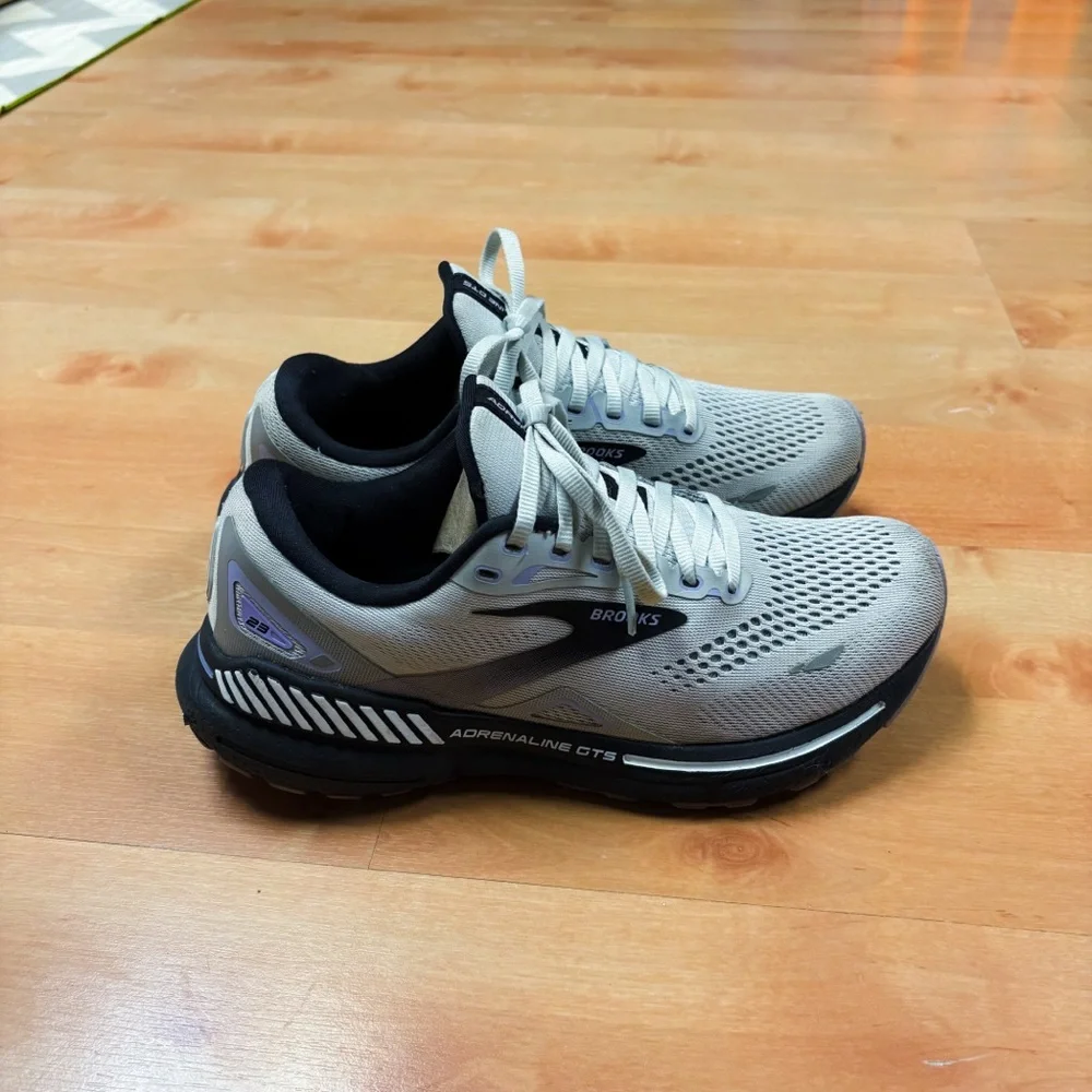 Brooks Adrenaline GTS 23 Womens Size 8.5 Wide Running Shoes Stability Support